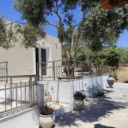 Ariadne's Garden Guest house *